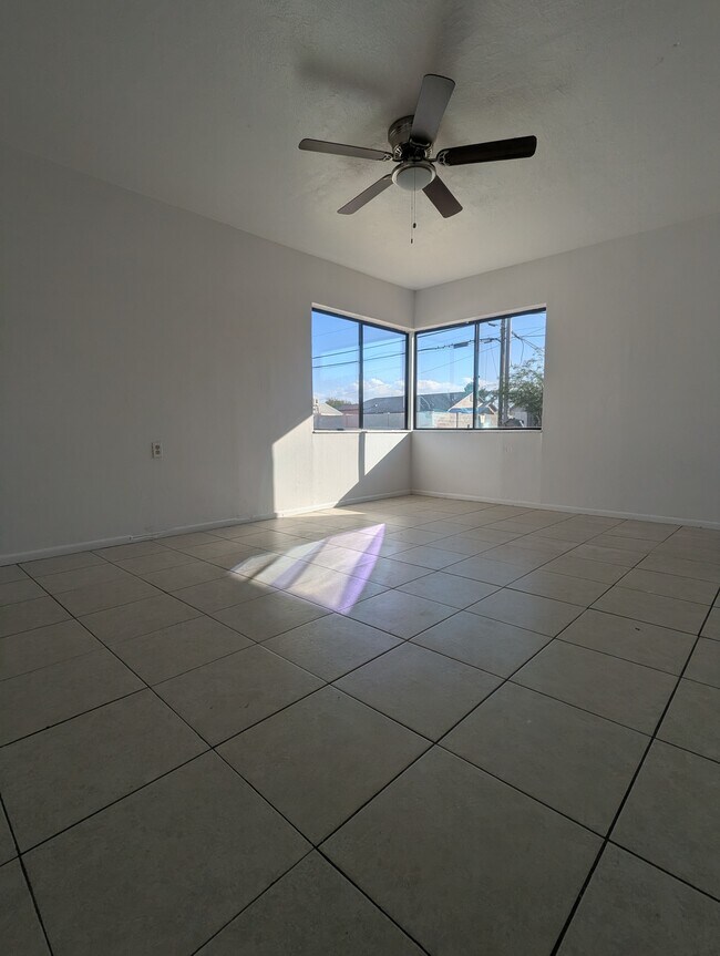 Dormitorio #1 - 2201 N 22nd St Unidad B