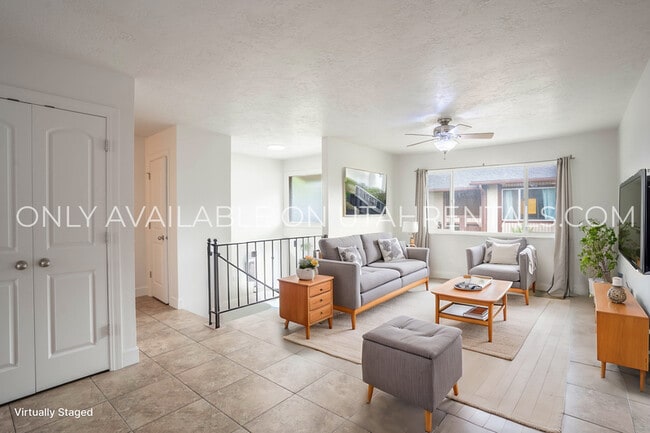 Photo - 338 Cedarwood Dr