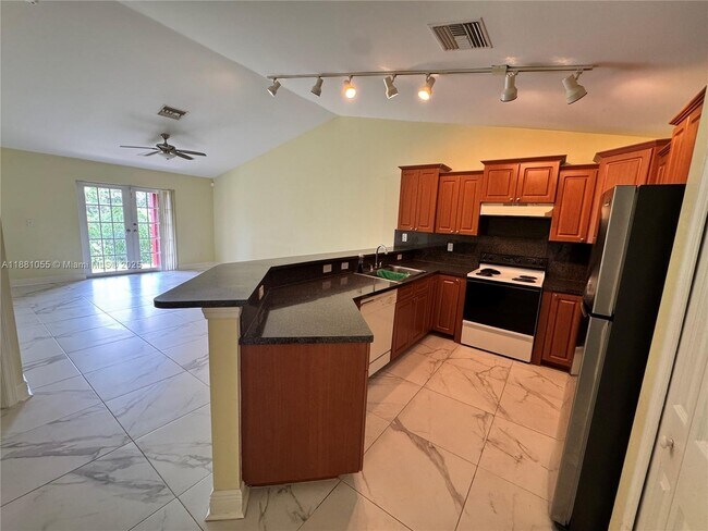 Photo - 4525 26th St SW Unit 0