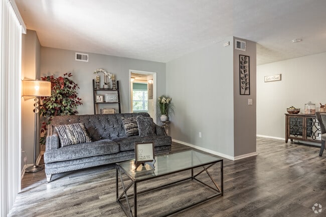 2BR, 1BA - 1000SF