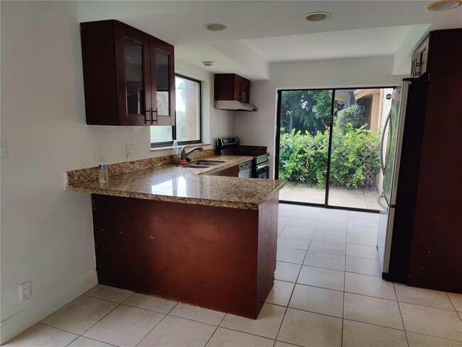 Photo - 181 Wimbledon Lake Dr Townhome