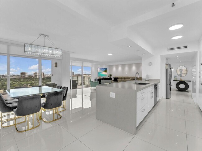 Building Photo - 19707 Turnberry Way Unit 21D Rental