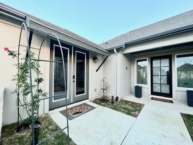 Photo - Rare CornerLot Retreat in Round Rocks Tech...