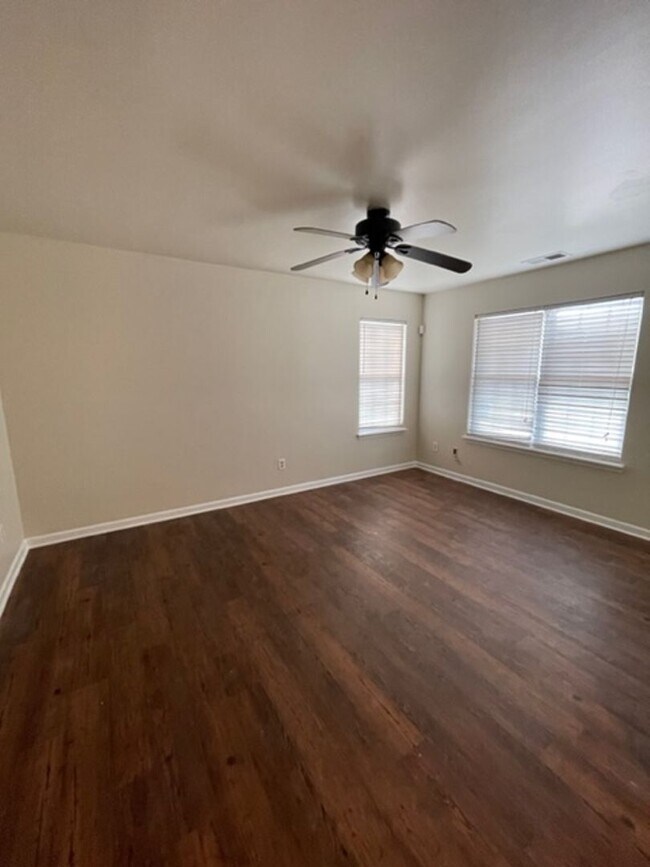 Photo - 5206 Brooktree Dr