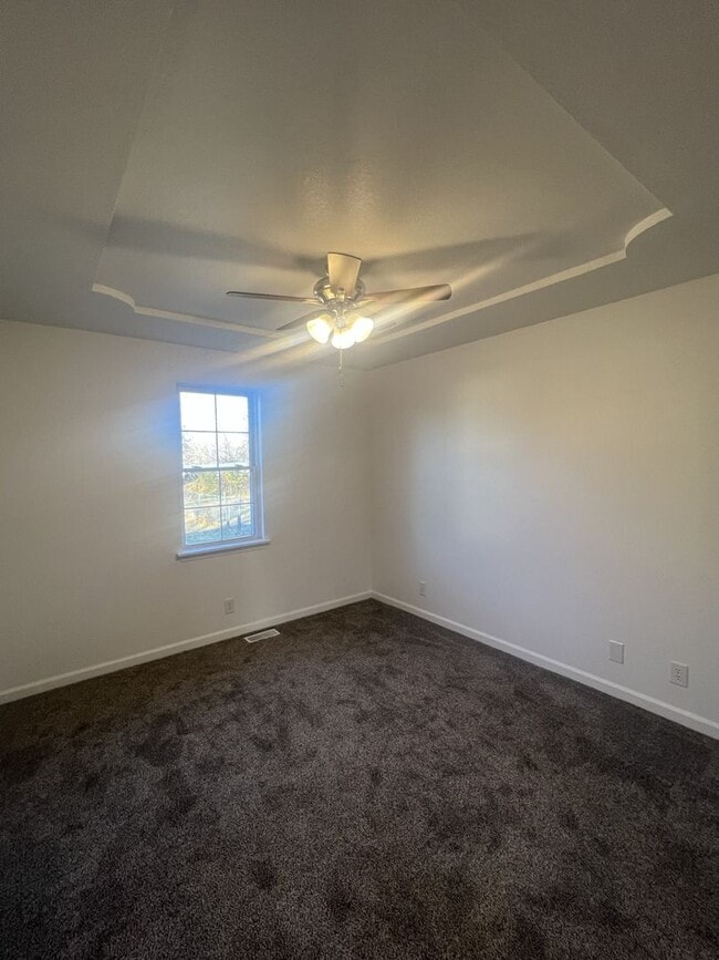 Photo - Beautiful newly Renovated 3 Bedroom / 2 bathroom house located in Joplin!