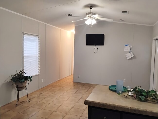 Photo - 110 N Michigan St