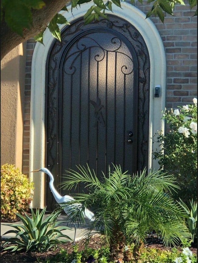Photo - 2257 Praed St
