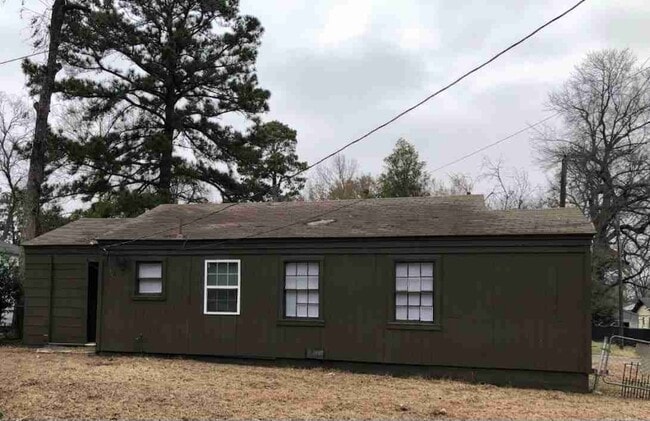 Photo - 828 Hickam Dr