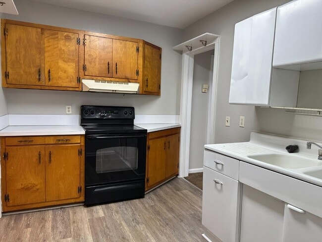 Photo - 1348 Springer St