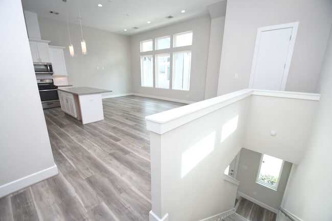 Building Photo - 5904 Gardendale Dr