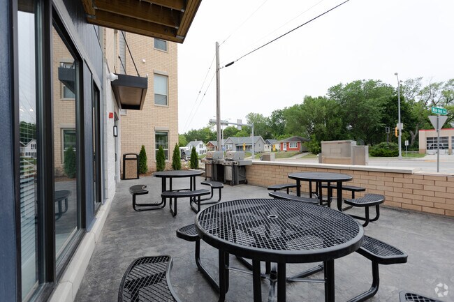 Grill Area - Spring City Crossing