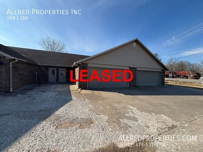 Building Photo - 2697 N Center St