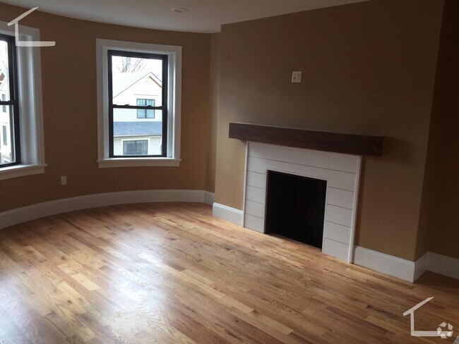 Building Photo - 9/1 Sunny top floor 4BR/2BA near Longwood/... Rental