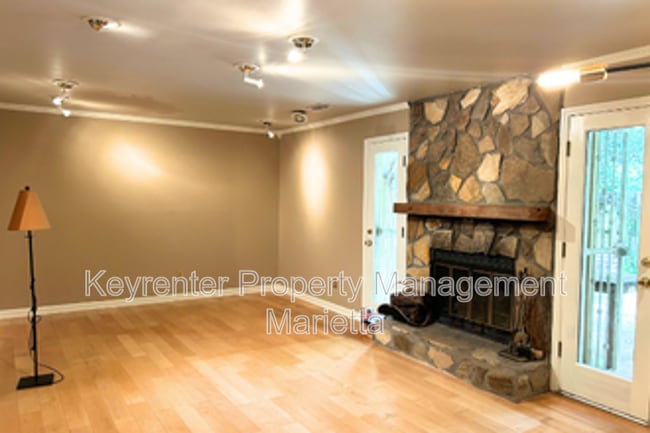 Photo - 2654 Stoney Creek Rd SE