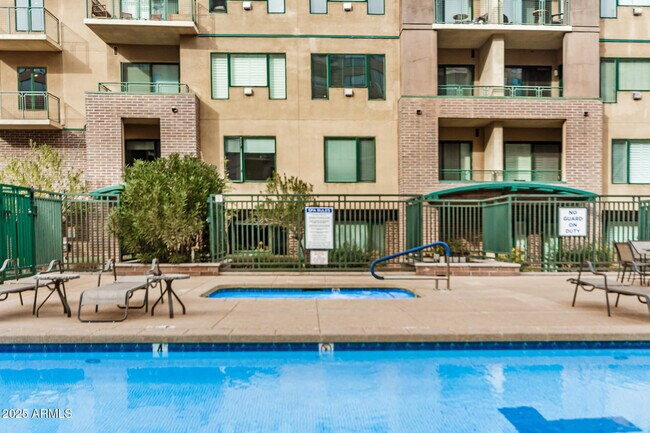 Photo - 2302 N Central Ave Unidad 206