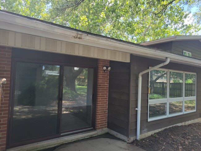 Photo - 305 Naples Dr