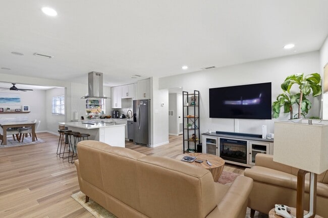 Photo - 4206 W Iowa Ave