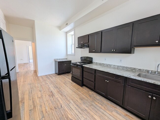 Building Photo - 3124-3126 Oregon Avenue Unit 3124-2F Rental