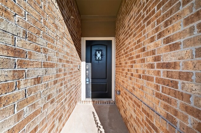 Photo - 5403 Tourmaline Wy