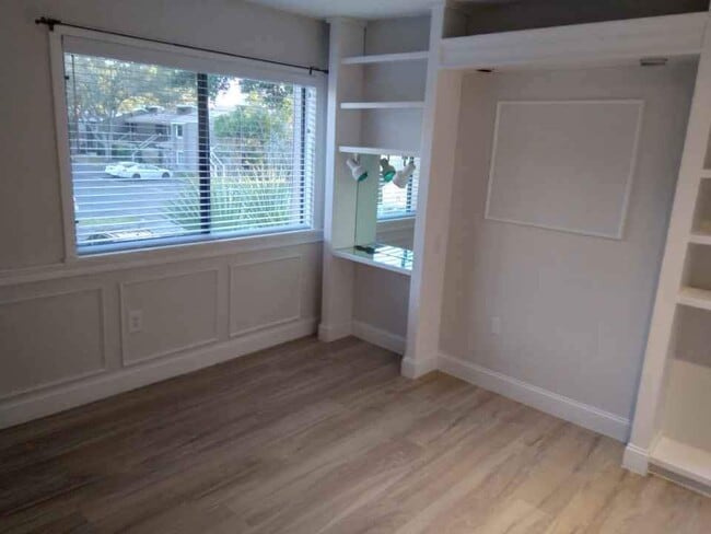 Building Photo - 5933 Windhover Dr