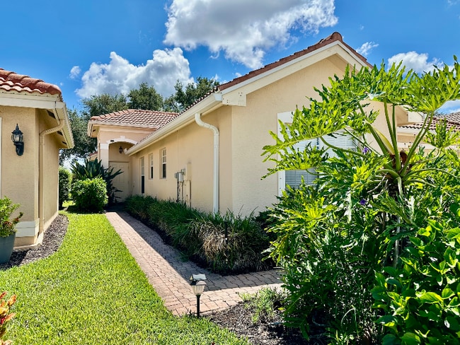 Photo - 2048 Painted Palm Dr