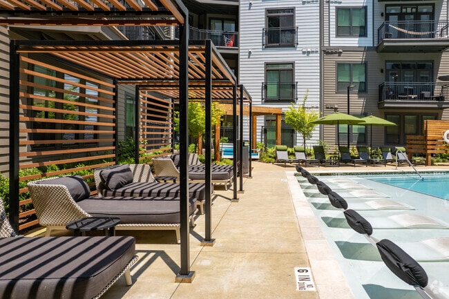 Pool & Courtyard