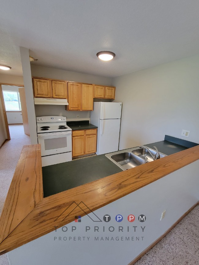 Photo - ** SPRING MOVE-IN SPECIAL **
2 Bedroom | 1... Apartment Unit 34