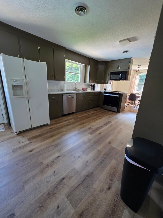 Photo - 119 Woodcrest Ln