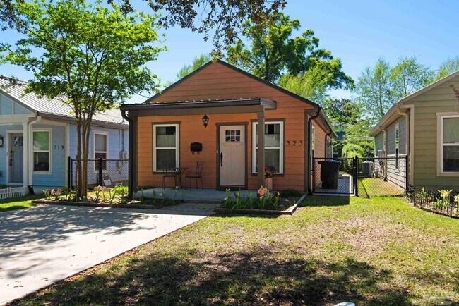 Photo - 323 N Reus St