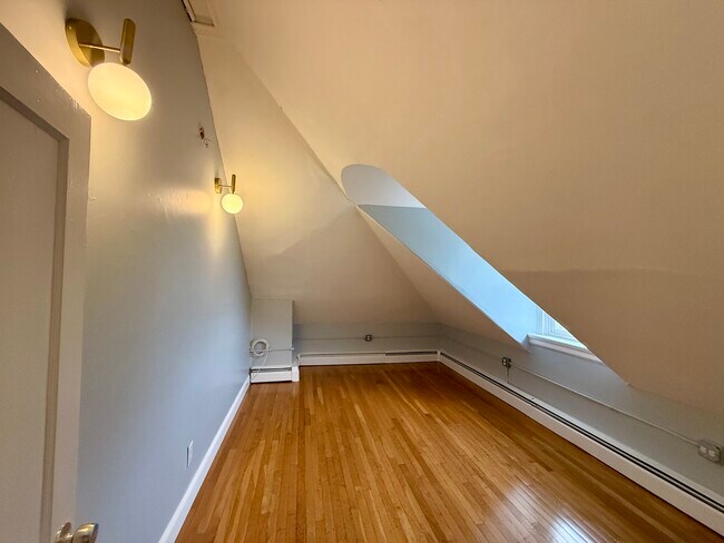 Photo - 260 Hope St