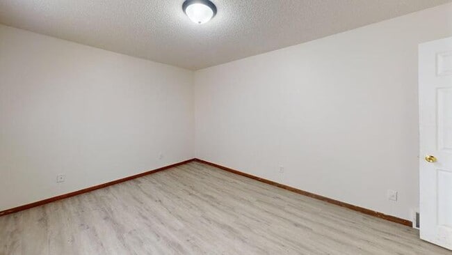 Photo - 329 W Indiana Ave