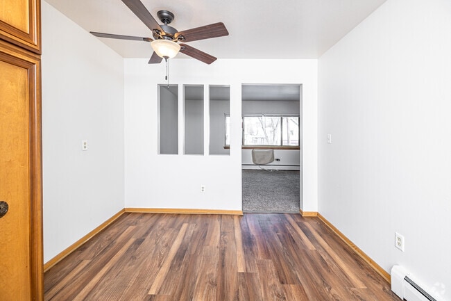2BR, 1BA - 950SF - Dining Room - Hartwell Place Apartments
