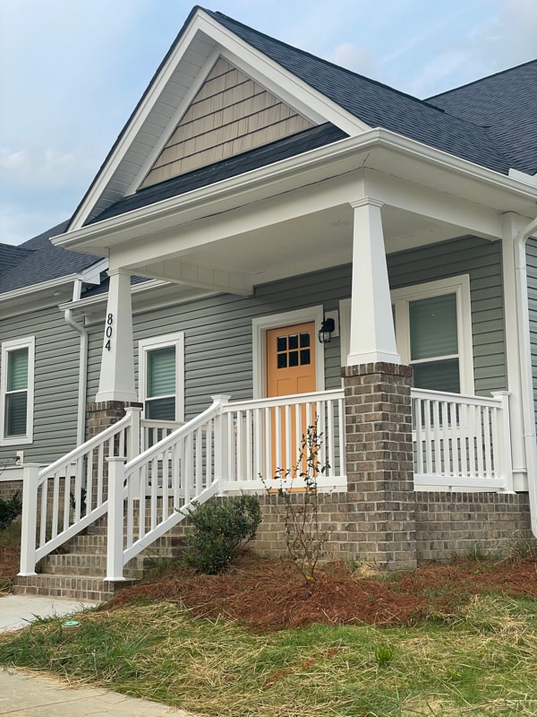 Building Photo - 804 Green Oaks St