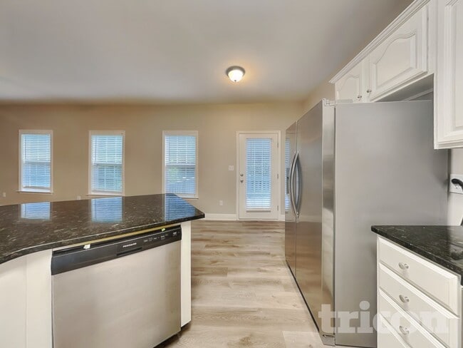 Photo - 461 Kimball Loop