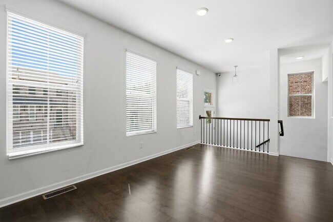 Photo - 2376 Tarben Dr