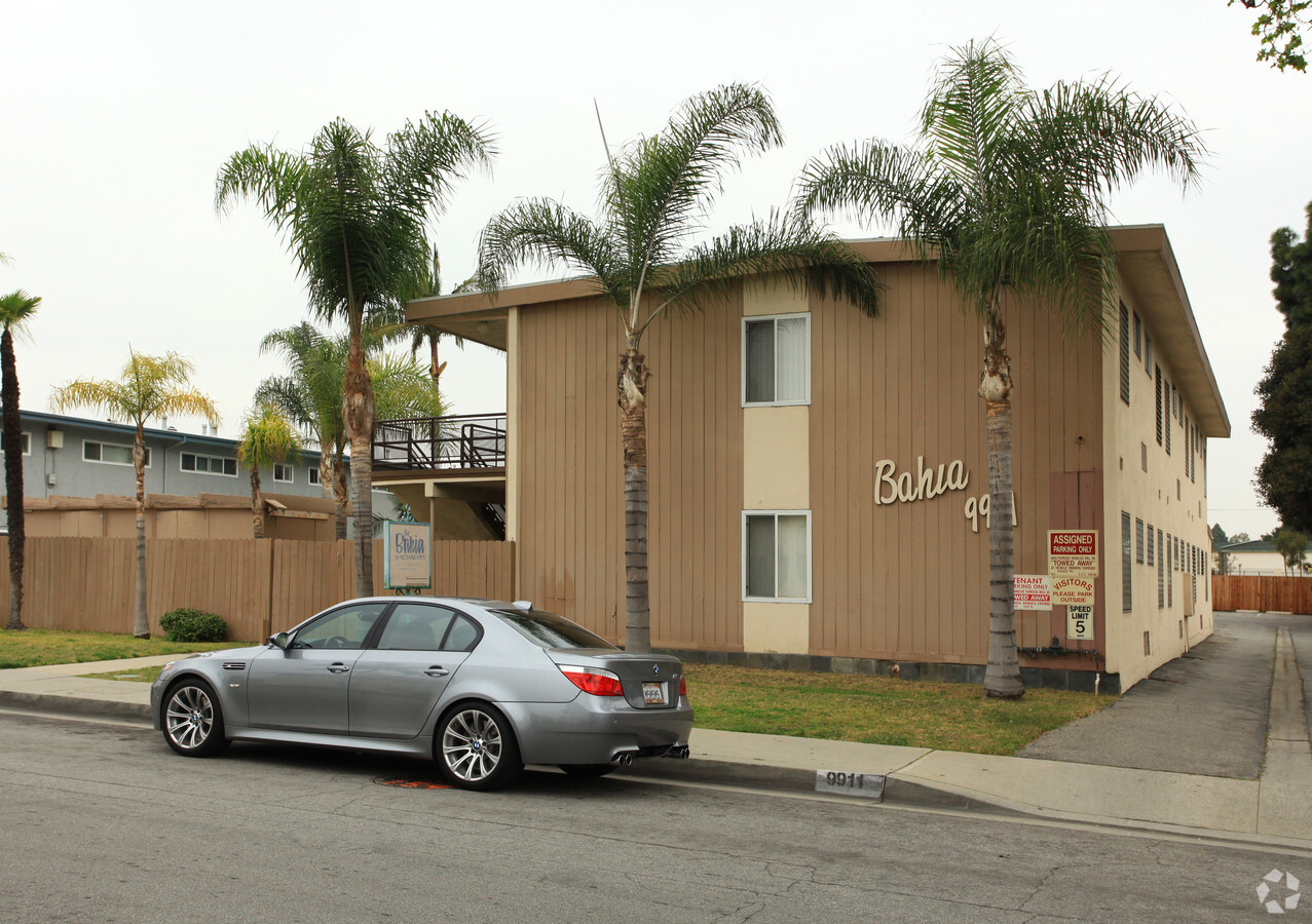 Photo - Bahia Apartments