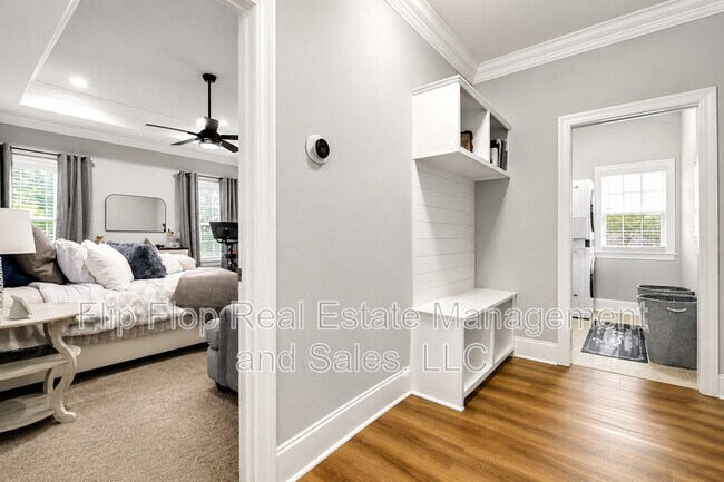 3325 Mariana Oaks Dr