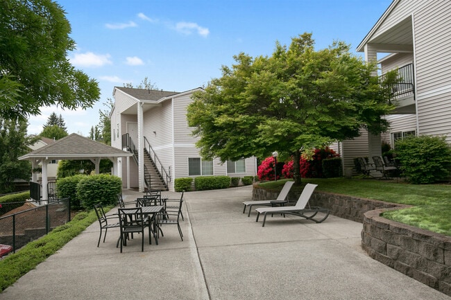 Courtyard - Cascadia Village
