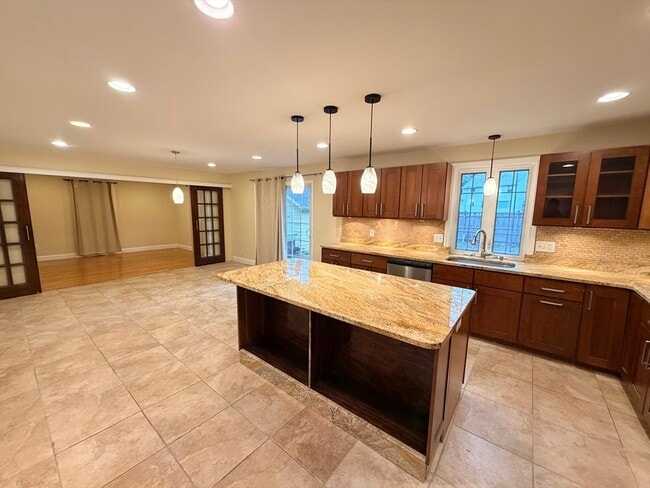 Photo - 112 E Quinobequin Rd