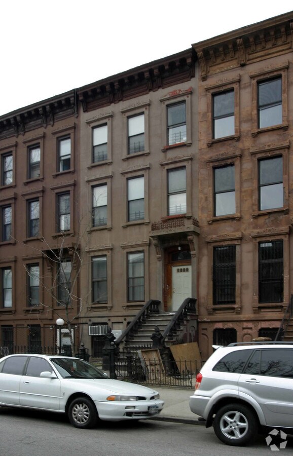 Photo - 401 Madison St Apartments