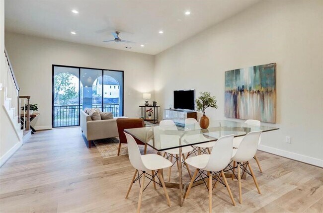 Photo - 5234 Schuler St