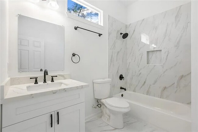 Photo - 8733 Olive St