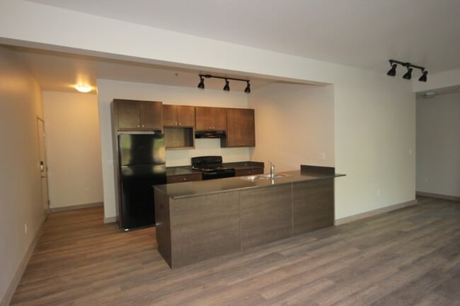 Photo - 718 Edgewood Pl