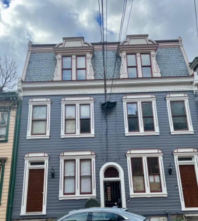 Building Photo - 521 Avery St Unit 2