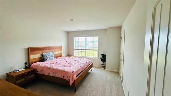 Photo - 5595 Loring St