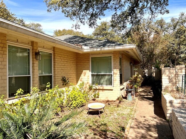 Photo - 10608 Spicewood Club Dr