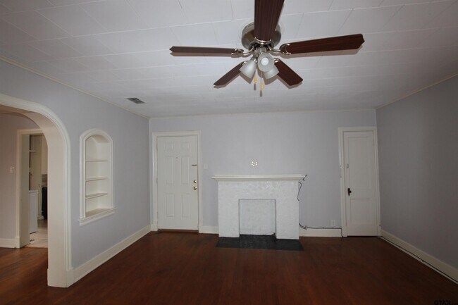 Photo - 132 Rowland Pl