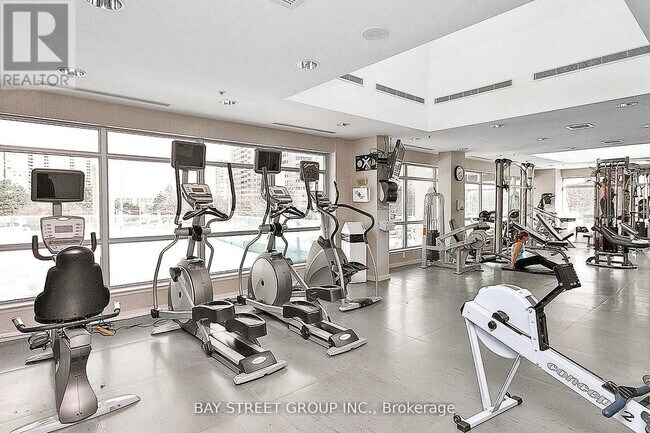 Photo - 33 Elm Dr W Unité TP2706