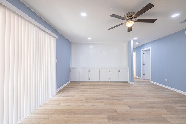 Photo - 707 Norwood Ln