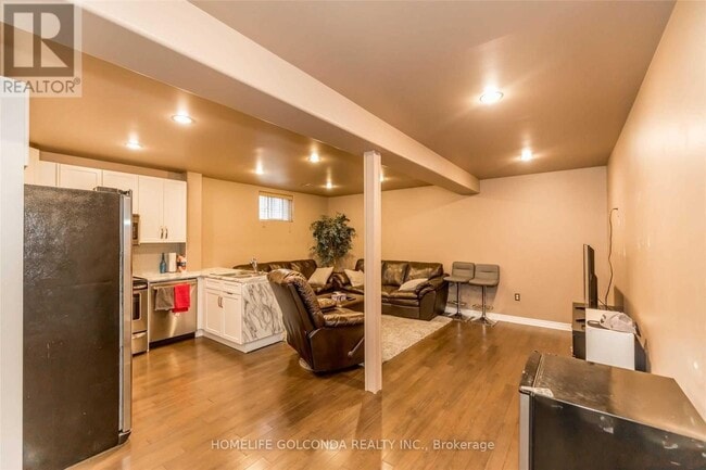 Photo - 22 Dunsmore Ln